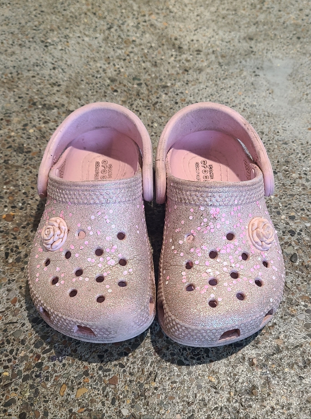 Toddler girls Crocs Sz 6 C
